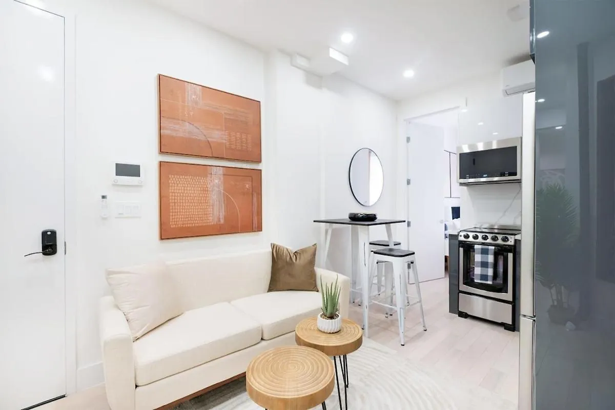 48-1Fw Newly Renovated 2Br In Midtown West Apartment New York